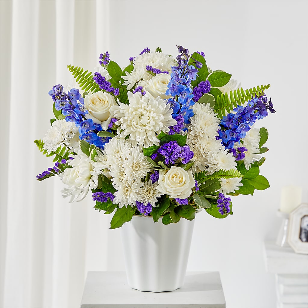 Hold Dear Tabletop Basket – Gutierrez Flowers, Sylmar CA