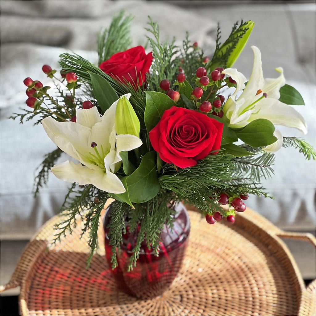 Evergreen Delight Bouquet – Gutierrez Flowers, Sylmar CA