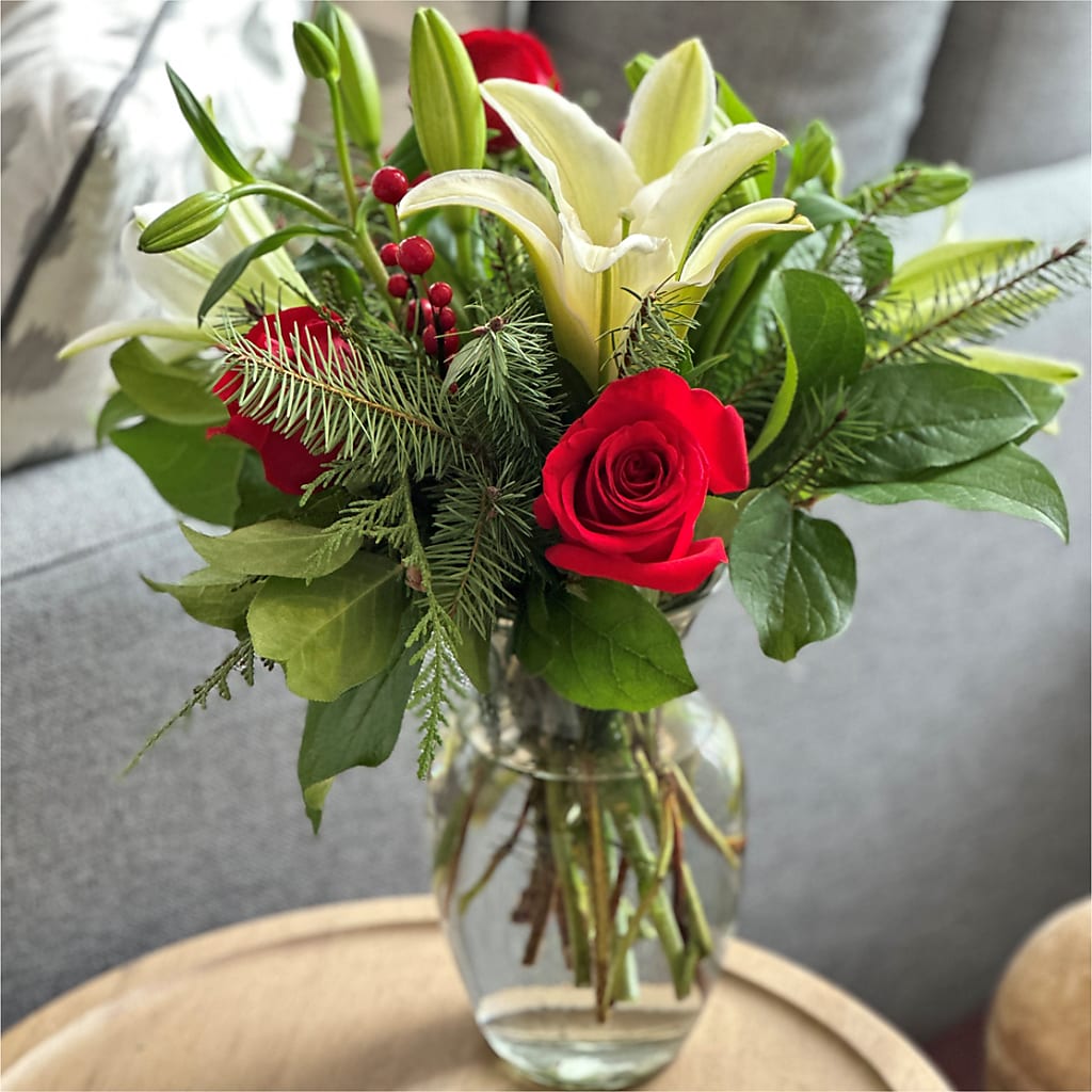 Sparkling Snowflakes Bouquet –  Gutierrez Flowers, Sylmar CA