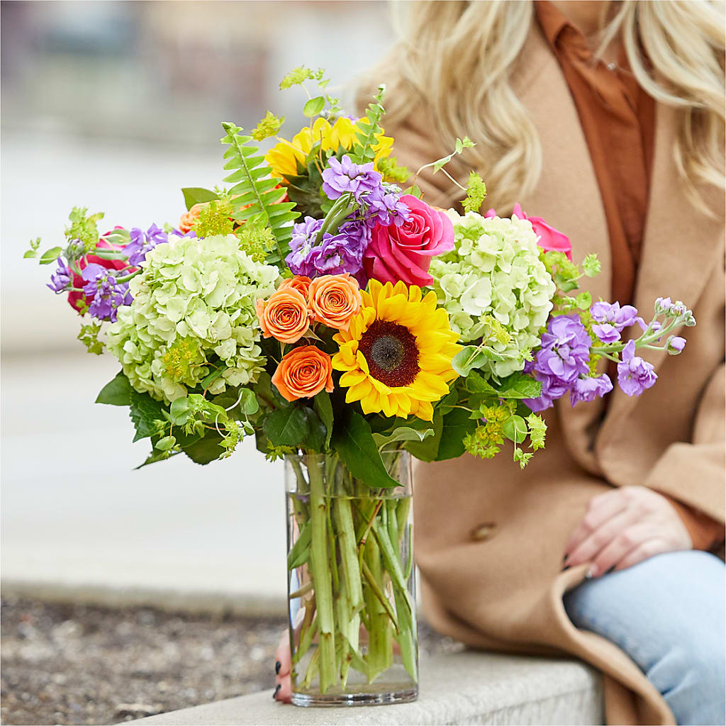 Vibrant Greetings Bouquet –  Gutierrez Flowers, Sylmar CA